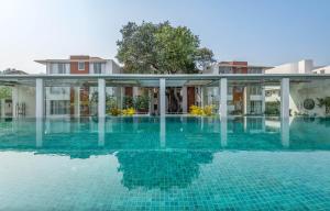 2BR w Rooftop Pool in North Goa close to Beaches by HIREAVILLA