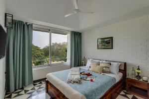 2BR w Rooftop Pool in North Goa close to Beaches by HIREAVILLA