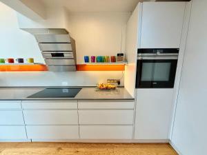 Redlands Fun & Colourful Artistic House