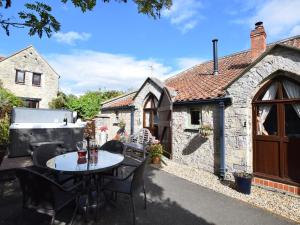 2 Bed in Bridgwater oc-theol