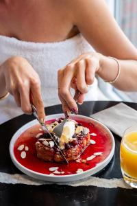 Manchester Marriott Victoria & Albert Hotel