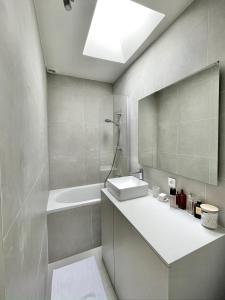 Luxurious apartment near Saint-Germain-des-Près