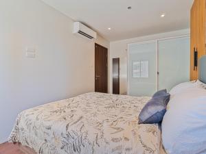 Luxurious 1-Bedroom Resort Condo Unit at Tambuli Seaside Living, Mactan, Lapu-lapu City
