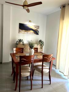 Apartamento a 1 Min de Playa Calypso con Terraza