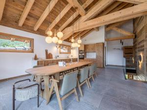 Chalet contemporain avec sauna et terrasse à Morzine - FR-1-754-105
