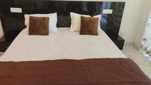 Craviq Hotels & Resturant