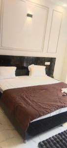 Craviq Hotels & Resturant