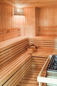 Marbella Dunes Penthouse - Brand NEW, Splendid ROOFTOP, Pool & Sea View