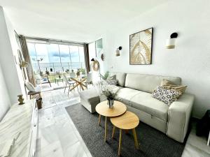 Aguamarina IV Frontline Beach, Direct Sea Views