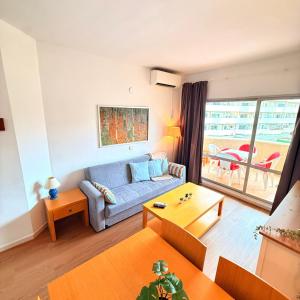 Pool View Apartment in Benalbeach