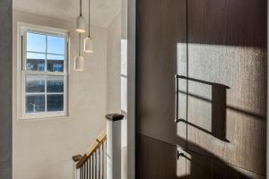 Central 1 Bed on Portobello Road, Notting Hill