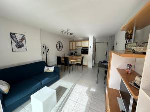 Appartement 2 pièces 150 m de la plage avec garage privé