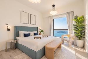 Stylish 4BR Home Steps Away from JBR Beach