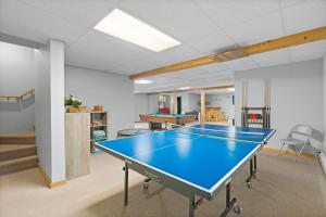 Pool Hot Tub Game Room Fireplace Private Retreat