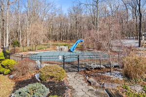 Pool Hot Tub Game Room Fireplace Private Retreat