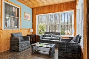 Pool Hot Tub Game Room Fireplace Private Retreat