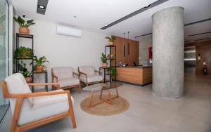 Modern 1BR in Prime Area Pool Gym