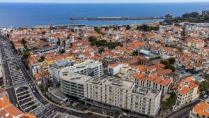Social Lodge Funchal Center - City View Rooftop