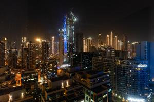 Waterfront One Bedroom - Canal & Burj Khalifa View