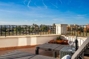Bright Apartment with Large Terrace - MO4223LT