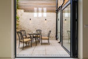 Your Home - 2 bedroom Mews House in Notting Hill