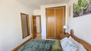 Modern Bright Two Bedroom Apartment With Pool Views - CO1011LT