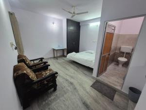 Chandan Palace Hotel and Paying Guest House