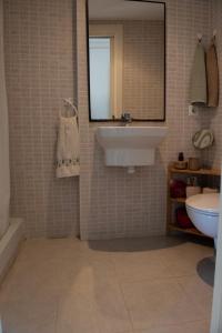 Luminoso y acogedor en el centro con parking a 3 min de la playa