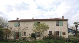 Beautiful air-conditioned stone house with swimming pool
