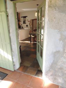 Beautiful air-conditioned stone house with swimming pool