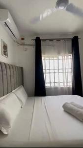 Buxton GreyBlack apartment