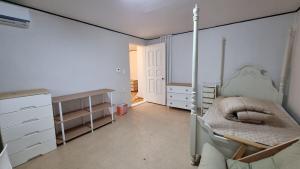 Sinchon IHWA univ easy to access