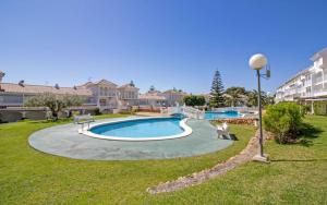 Al Andalus frente a la piscina - Playa Cargador ALBERT VILLAS