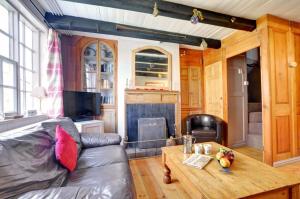 3 Bed in Whitby oc-r020