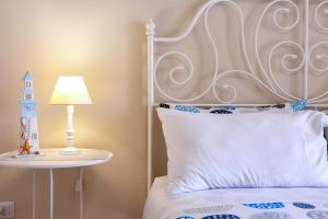 White Coral Rooms self check-in