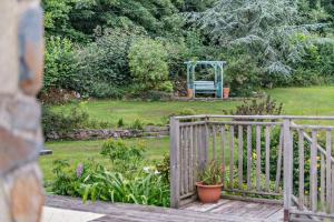 4 Bed in Two Mile Oak oc-b27535