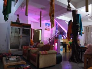 Samee Villa & Hostel Airport