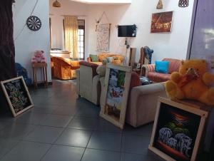 Samee Villa & Hostel Airport