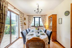 4 Bed in Tywyn oc-23385