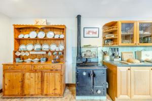 4 Bed in Tywyn oc-23385