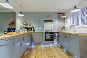 3 Bed in Whitby oc-s28346