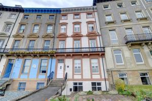 2 Bed in Whitby oc-w016