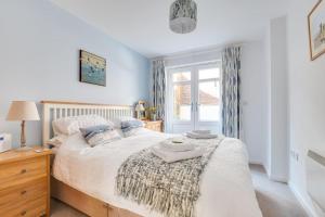 2 Bed in Whitby oc-w095