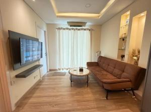 Central jakarta thamrin residence beside thamrin city mall grand indonesia plaza indonesia best location 52sqm comfortable new furniture SCBD