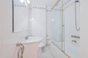 LDV Aparts 2E by MOT Rentals