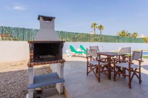 Villa con piscina privada junto al Mediterráneo