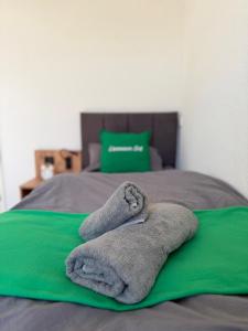 Livemore24 - Apartment 2 in Oberhausen WLAN - Smart-TV - 24-7 Check-in und Küche