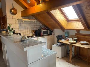 Appartement cosy avec balcon et parking - 4 pers. - FR-1-263-109