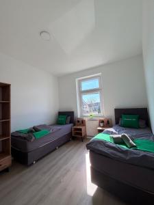 Livemore24 - Apartment 2 in Oberhausen WLAN - Smart-TV - 24-7 Check-in und Küche