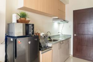 Bright Studio & City View at Casa Mira Towers